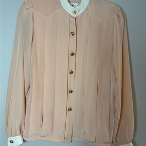 Chaus Vintage Peach Blouse Pleated Long Sleeve Button Down Gold Buttons Contrast
